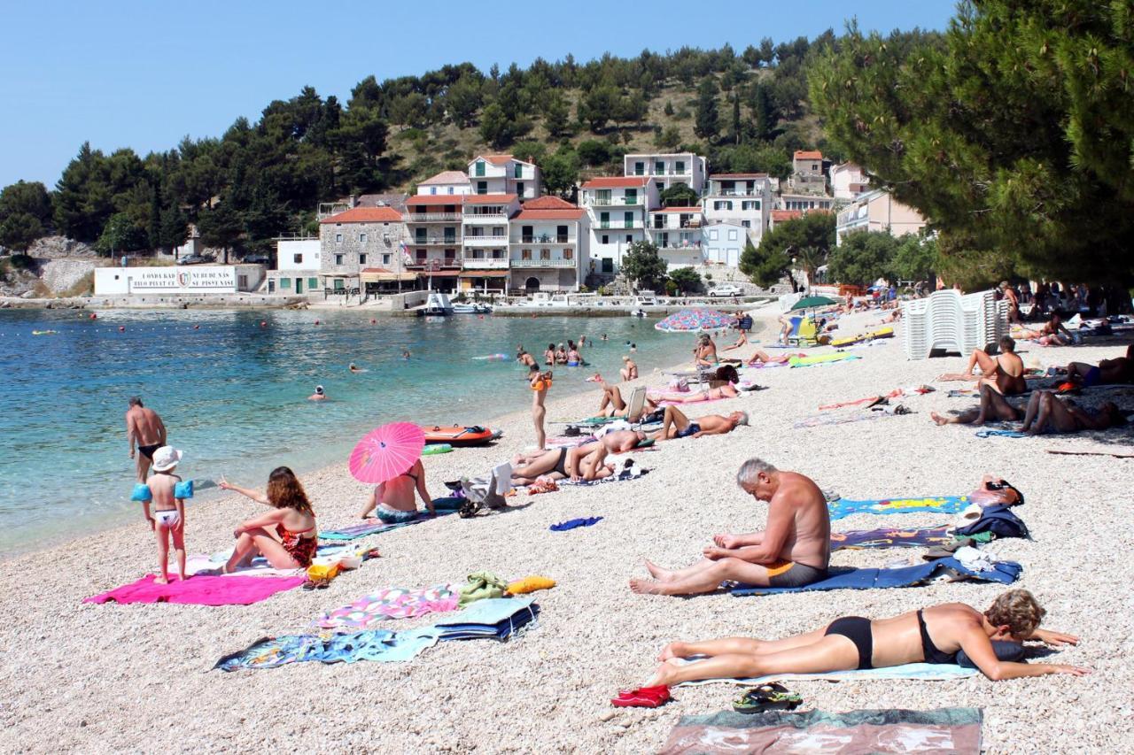 Apartments By The Sea Drvenik Donja Vala, Makarska - 6756 Eksteriør billede