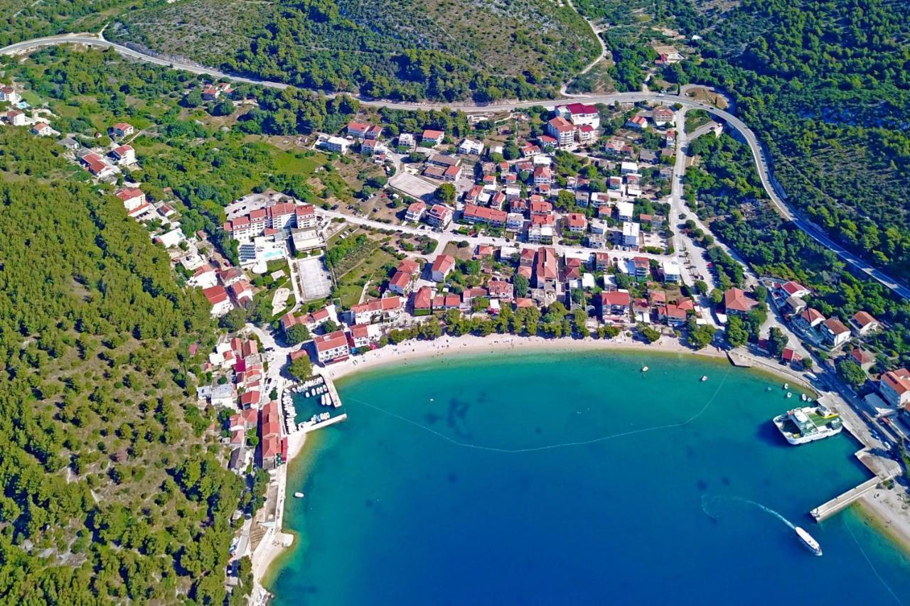 Apartments By The Sea Drvenik Donja Vala, Makarska - 6756 Eksteriør billede