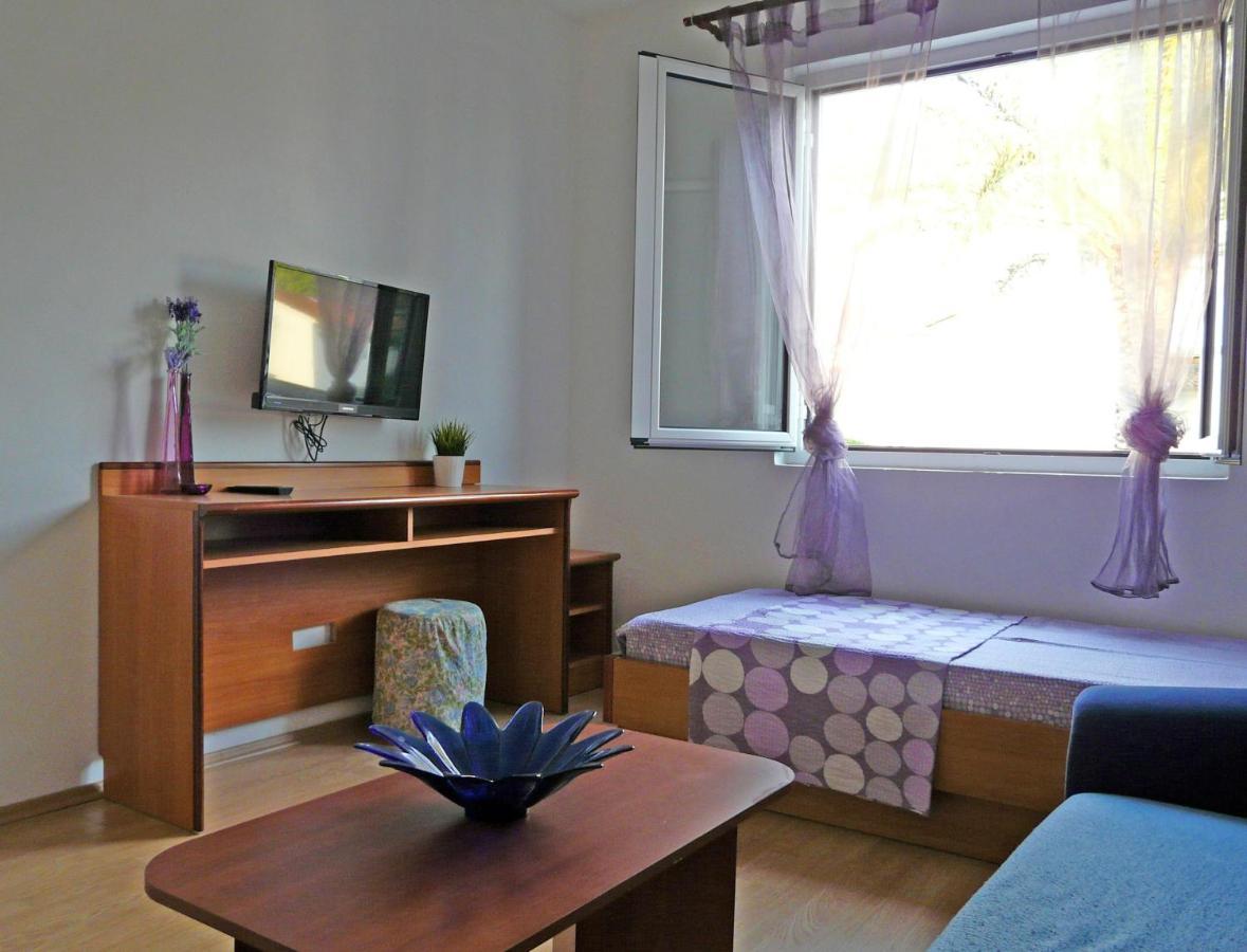 Apartments By The Sea Drvenik Donja Vala, Makarska - 6756 Eksteriør billede
