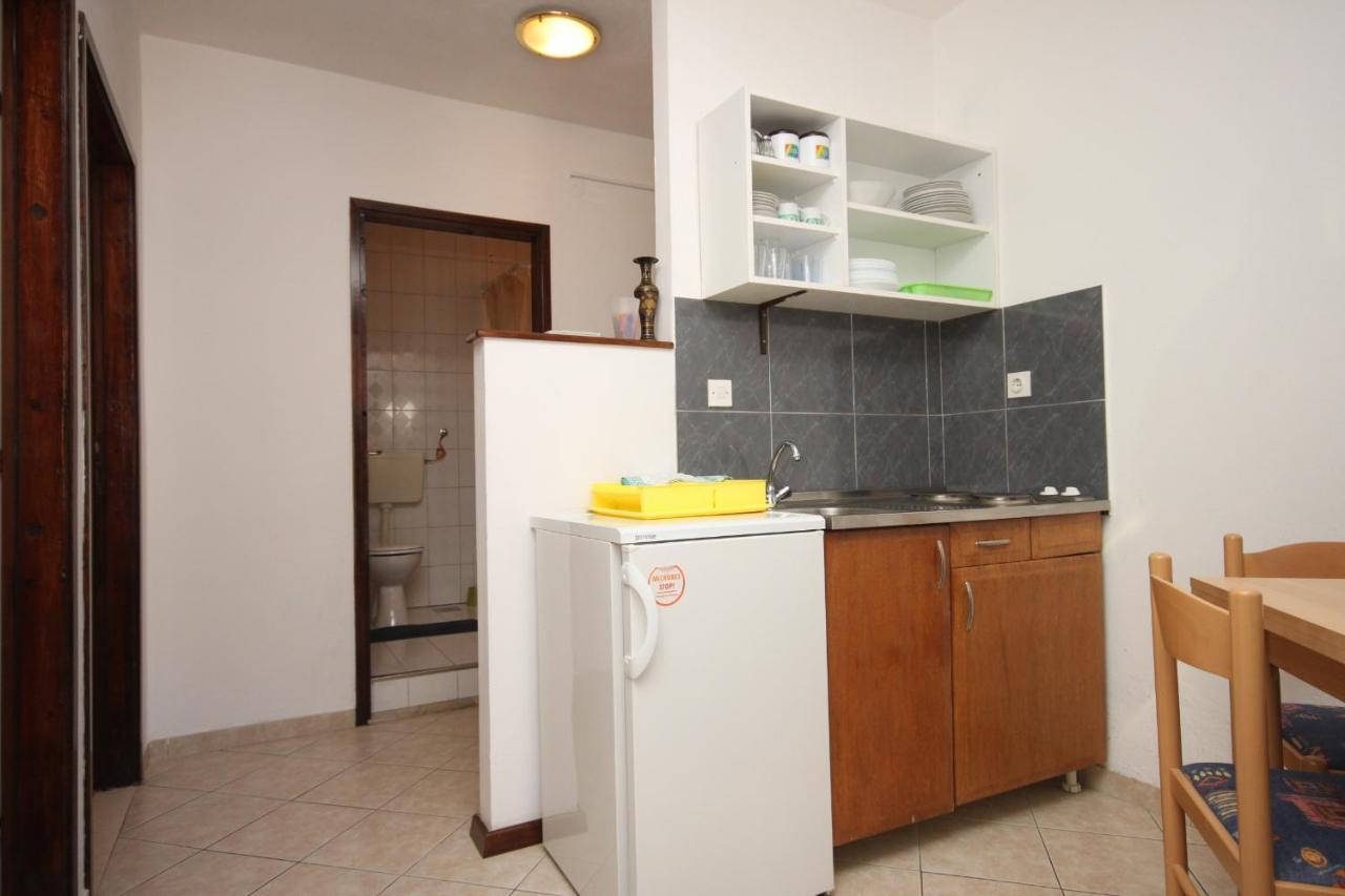 Apartments By The Sea Drvenik Donja Vala, Makarska - 6756 Eksteriør billede